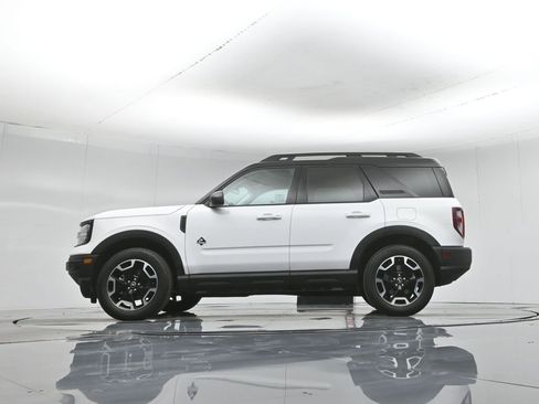Certified 2024 Ford Bronco Sport Outer Banks w/ Tech Package AWD/4WD image 8