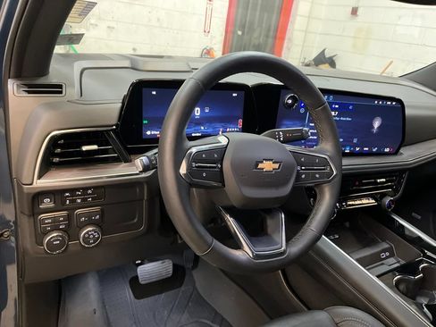 Used 2025 Chevrolet Tahoe LT w/ Comfort Package AWD/4WD image 16