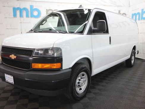 Used 2021 Chevrolet Express 3500 Extended w/ Driver Convenience Package RWD image 1