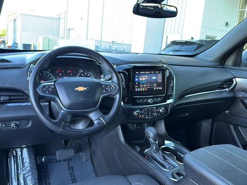 Used 2023 Chevrolet Traverse LT image 16