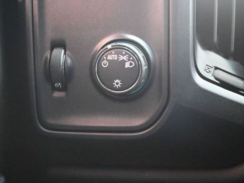 Used 2018 Chevrolet Silverado 1500 Custom w/ Custom Value Package image 13