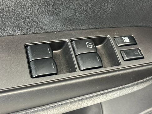 Used 2018 Nissan Versa Note SR image 13