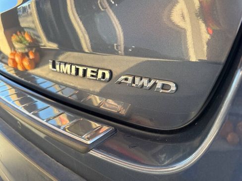 Used 2017 Toyota Highlander Limited AWD/4WD image 41