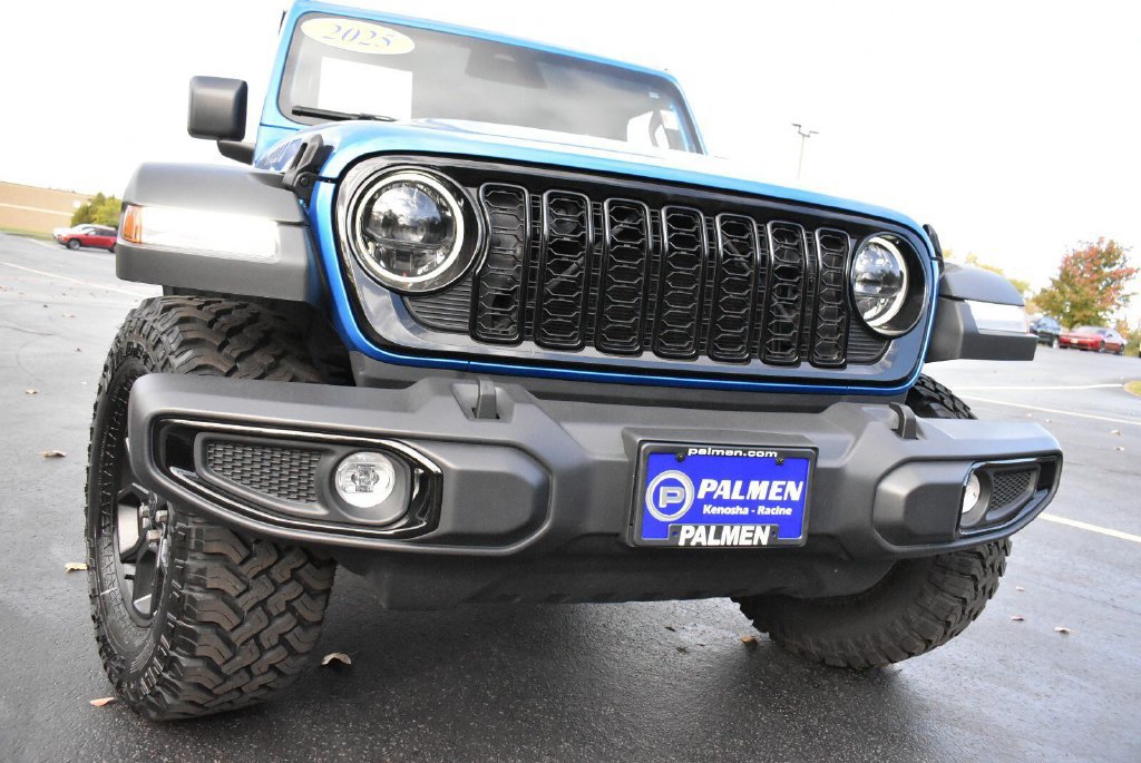 Used 2025 Jeep Wrangler Sport AWD/4WD image 3
