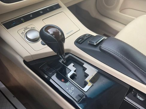 Used 2013 Lexus ES 350 w/ Luxury Pkg FWD image 18