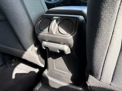 Used 2024 Jeep Wrangler Unlimited w/ Convenience Group AWD/4WD image 31