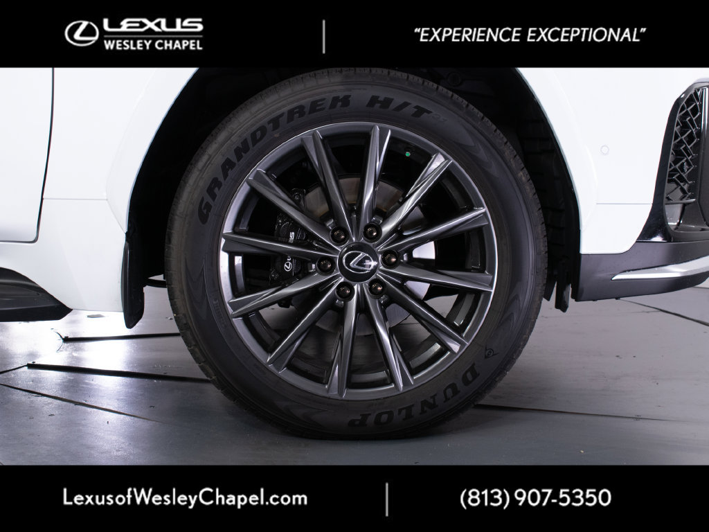 Certified 2026 Lexus LX 700h F Sport AWD/4WD image 3