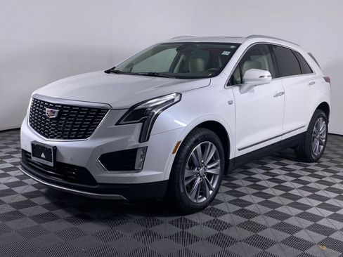Certified 2024 Cadillac XT5 Premium Luxury w/ LPO, Floor Liner Package AWD/4WD image 19
