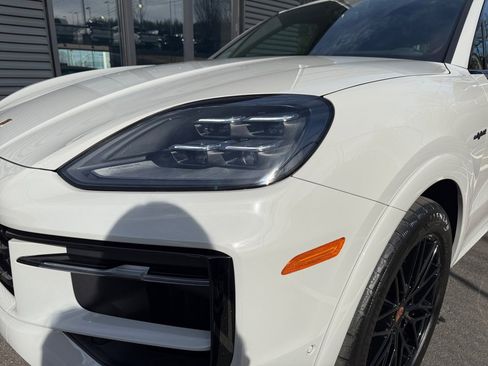 New 2026 Porsche Cayenne E-Hybrid image 13