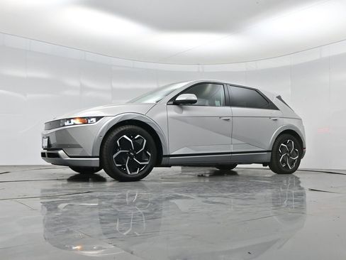 Used 2024 Hyundai Ioniq 5 Limited image 46