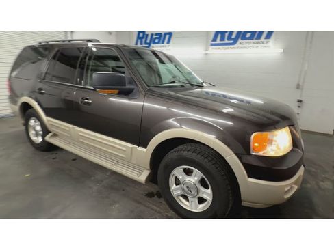 Used 2005 Ford Expedition Eddie Bauer RWD image 2