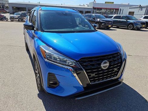 Used 2024 Nissan Kicks SR image 7