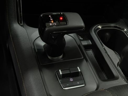 Used 2023 GMC Sierra 1500 AT4 w/ Technology Package image 29