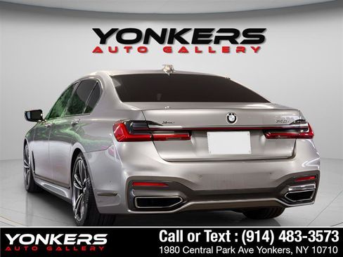 Used 2020 BMW 740i w/ M Sport Package RWD image 6