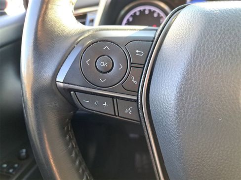Used 2022 Toyota Camry SE image 18