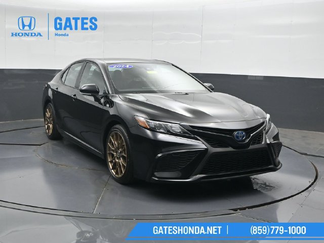 Used 2024 Toyota Camry SE w/ Convenience Package FWD image 4