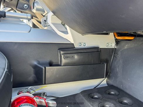 Used 2005 Ford GT RWD image 51