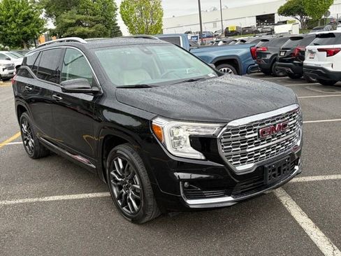 Used 2023 GMC Terrain Denali w/ Black Diamond Edition AWD/4WD image 8