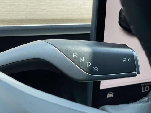 Used 2021 Tesla Model Y Long Range AWD/4WD image 32