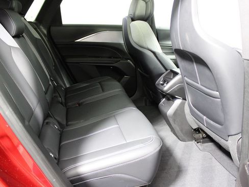 Used 2024 Cadillac Lyriq Tech RWD image 38