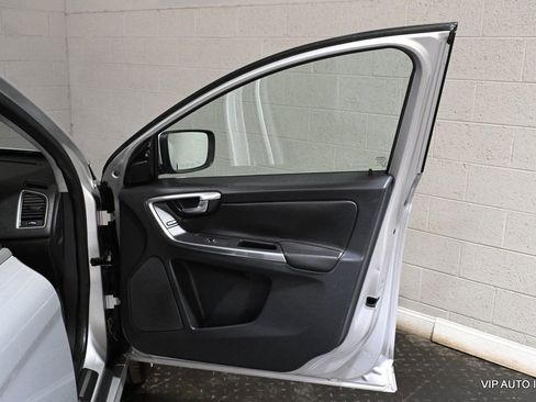 Used 2015 Volvo XC60 T6 Premier Plus image 8