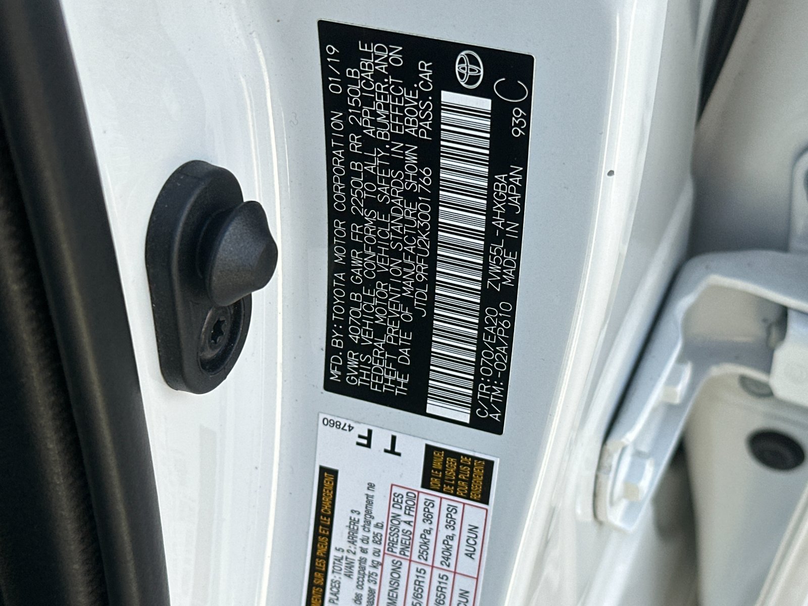 Used 2019 Toyota Prius XLE AWD/4WD image 27