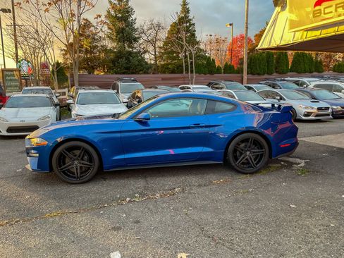 Used 2018 Ford Mustang Coupe w/ Ecoboost Performance Package image 8