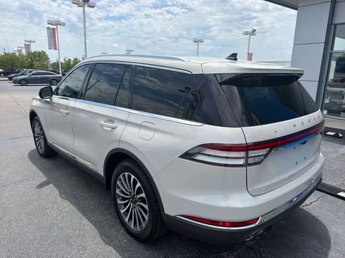 Used 2022 Lincoln Aviator Reserve AWD/4WD image 7