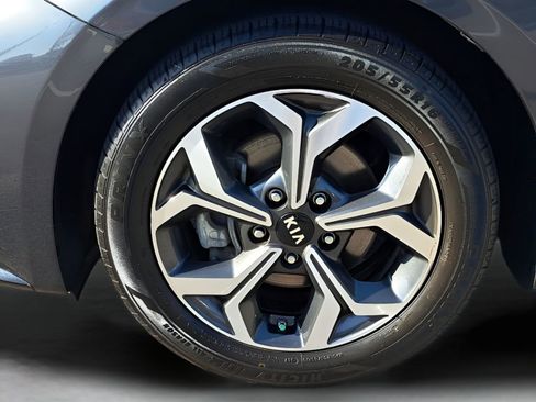 Used 2019 Kia Forte LXS image 10