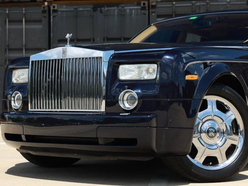 Used 2006 Rolls-Royce Phantom Sedan RWD image 40