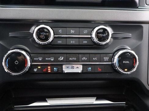 Used 2024 Ford F350 Platinum w/ Tremor Off-Road Package AWD/4WD image 23