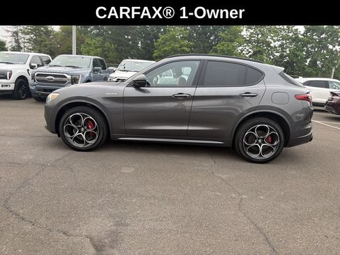 Used 2023 Alfa Romeo Stelvio Veloce AWD/4WD image 2