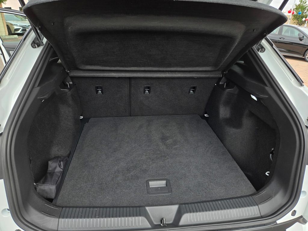 Used 2023 Volkswagen ID.4 Pro RWD image 23