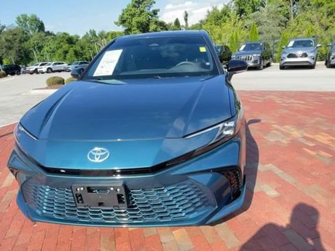 Used 2025 Toyota Camry XSE AWD/4WD image 4