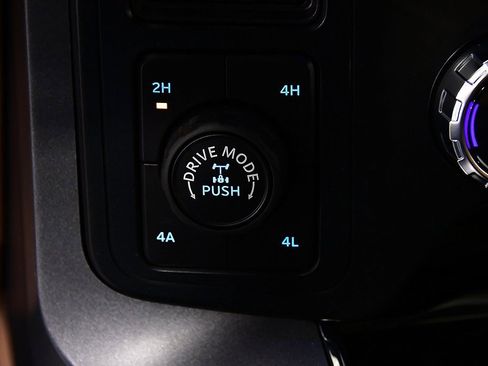 Used 2022 Ford F150 Lariat w/ Equipment Group 502A High image 34