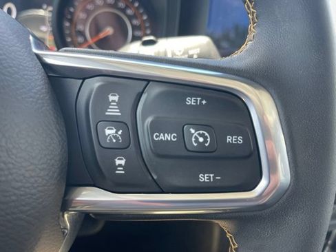 Used 2024 Jeep Wrangler Unlimited Sahara AWD/4WD image 5