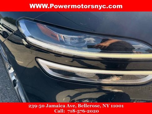 Used 2023 Genesis G70 2.0T image 9