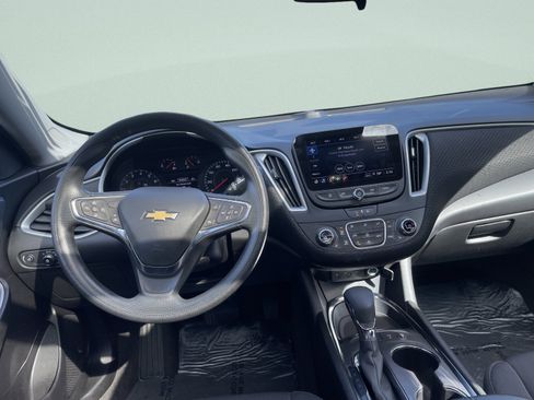 Used 2024 Chevrolet Malibu LT image 24