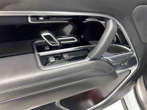 Used 2023 Land Rover Range Rover SE image 37