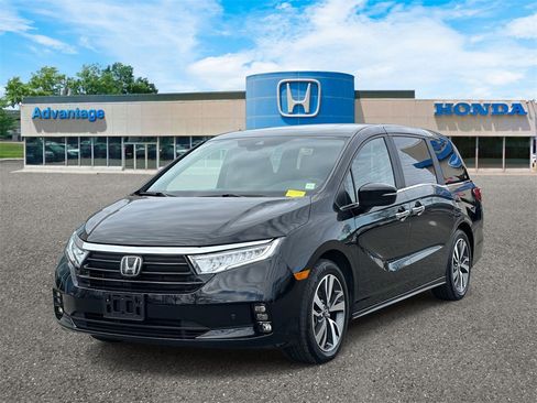 Certified 2023 Honda Odyssey Touring image 2