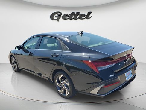 Certified 2025 Hyundai Elantra SEL FWD image 7