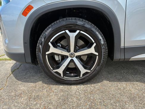 Used 2026 Volkswagen Tiguan SE AWD/4WD image 27