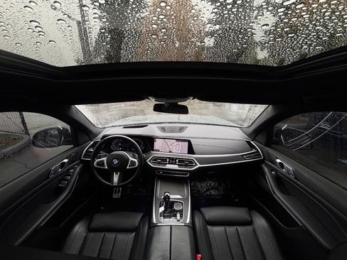 Used 2022 BMW X7 xDrive40i w/ M Sport Package image 18