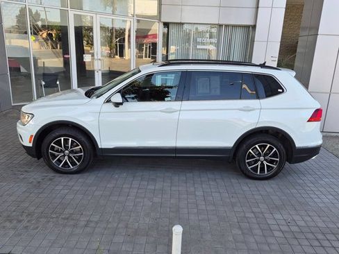 Used 2021 Volkswagen Tiguan SE FWD image 12