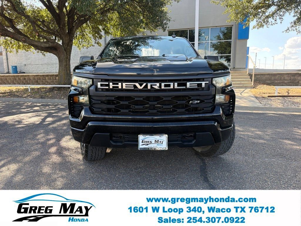 Used 2024 Chevrolet Silverado 1500 Custom Trail Boss w/ Turbomax Blackout Package AWD/4WD image 9