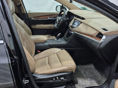Used 2017 Cadillac XT5 Platinum AWD/4WD image 10