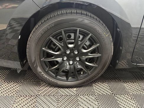 Used 2019 Toyota Corolla LE image 14