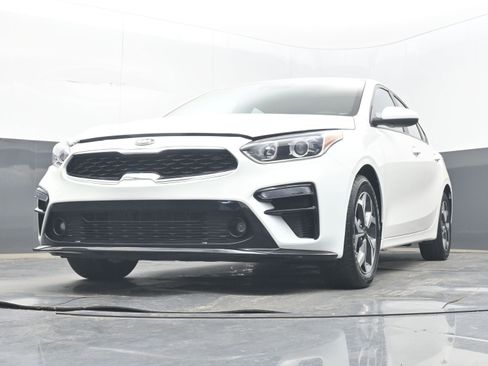 Used 2021 Kia Forte LXS FWD image 23