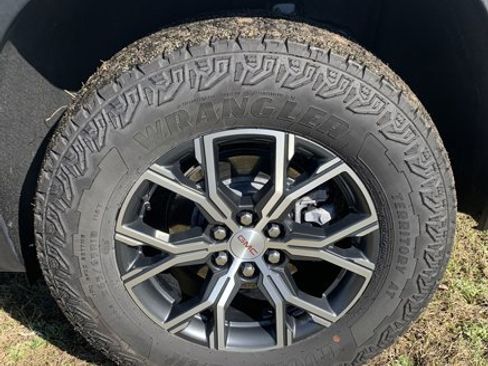 Used 2024 GMC Acadia AT4 image 24