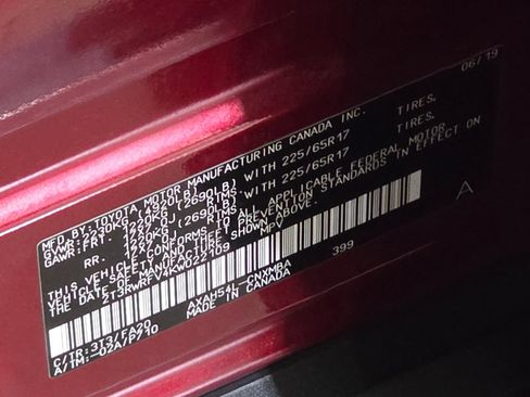 Used 2019 Toyota RAV4 XLE w/ Carpet Mat Package AWD/4WD image 35